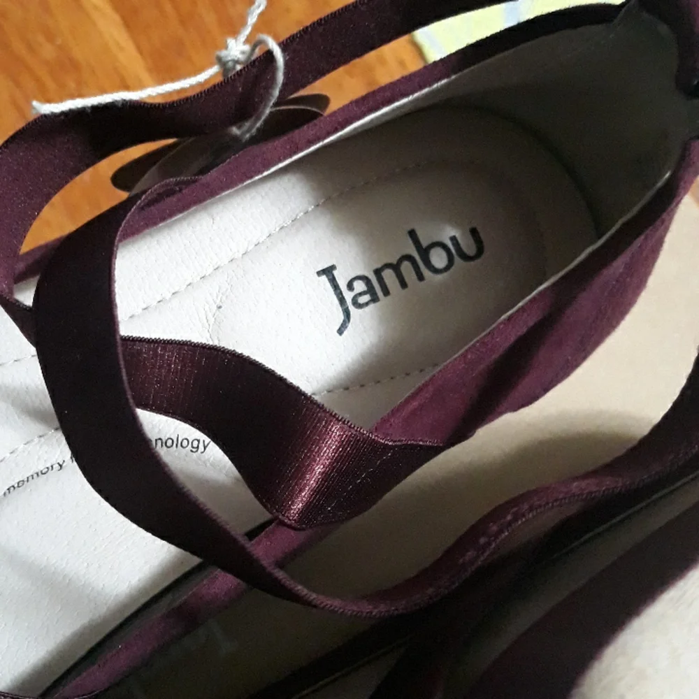 Burgundy Ballet Style  Suede Flats Sz 8.5 - Picture 3 of 16